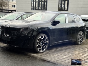 BMW iX3 Bild neue Klasse Parkplatz Foto